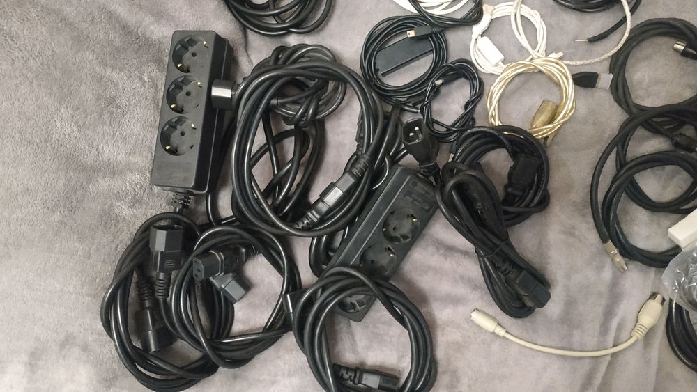 Кабель мережевий. Аудіокабель. USB кабель.