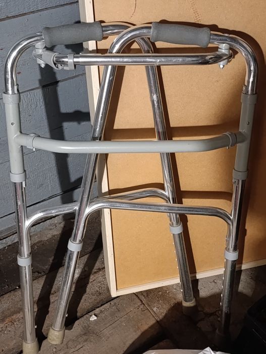 Ходунки складні б/у, стан на фото.