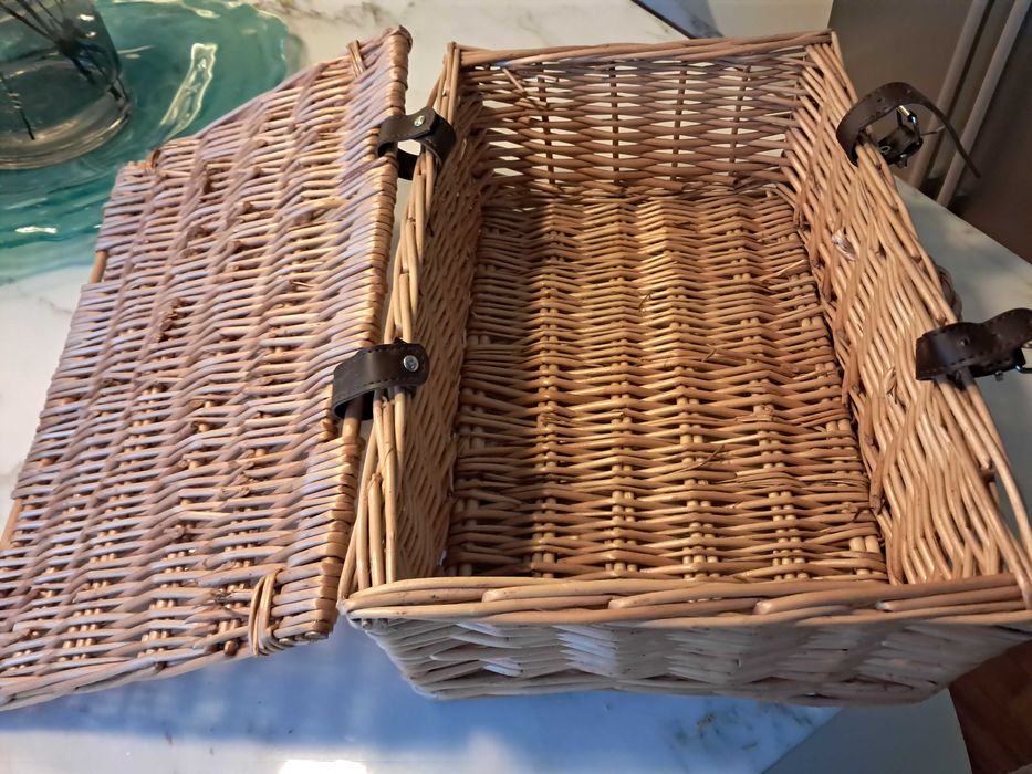 Cesto com pega em vime