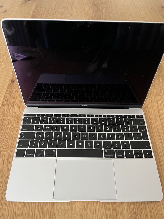 Macbook Air intel M3 | 8gb ram | 256gb ssd | 2016