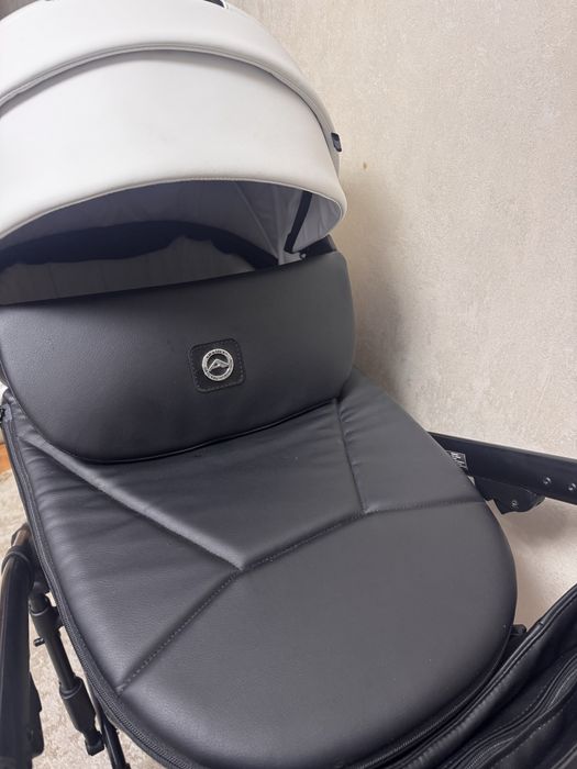 Продам дитячу коляску adamex mobi air