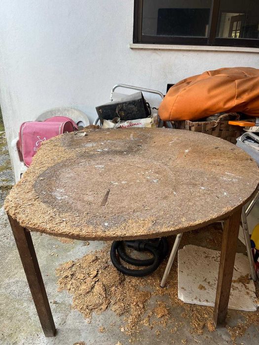 mesa redonda grande de madeira  urgente