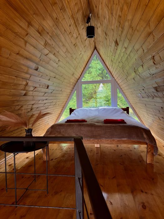 Подобова оренда будиночку з басейном та чаном  біля Львова