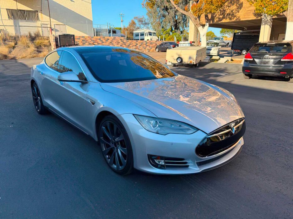 Tesla Model S Performance      2013