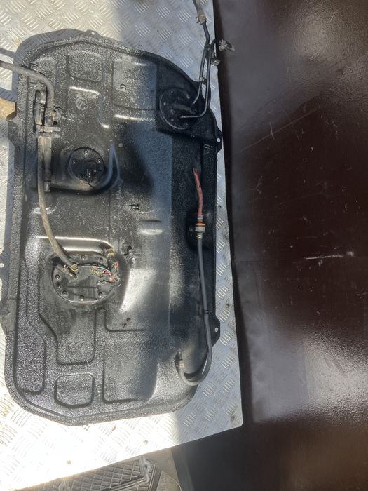 Сузуки свифт 98 год suzuki swift бак бензобак в сборе с насосом