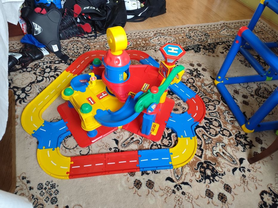 Wader garaż tor zjeżdżalnia winda autka