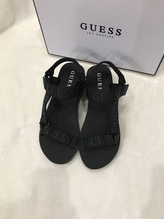 Продам женские босоножки/сандали GUESS