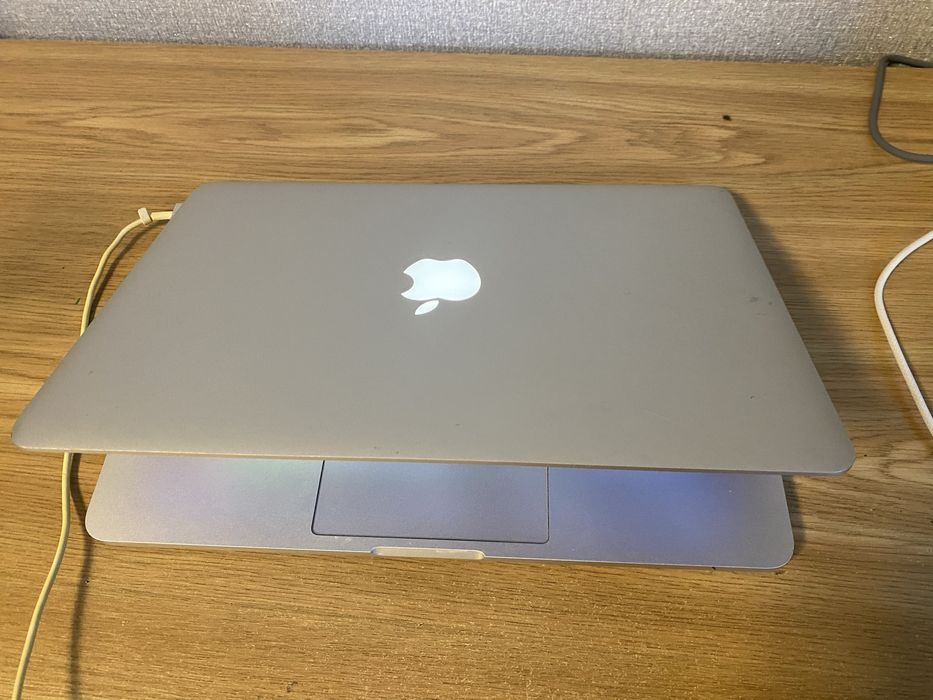 Macbook pro 2018 16/512  гарний стан+ чохол накладка