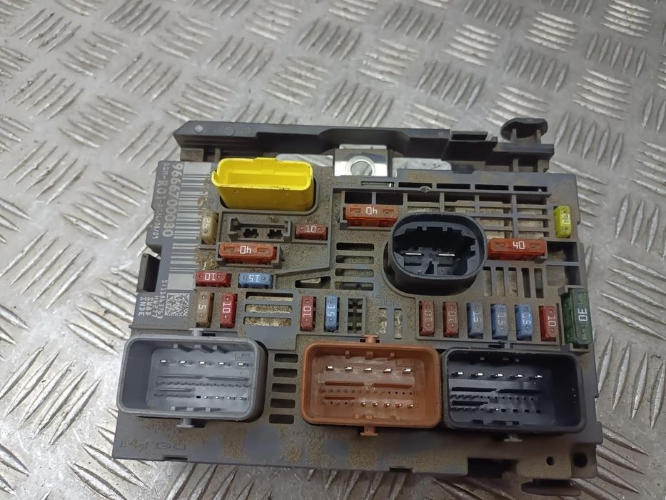 CAIXA RELÉS / FUSÍVEIS CITROEN C4 GRAND PICASSO I 2009 -9666700080