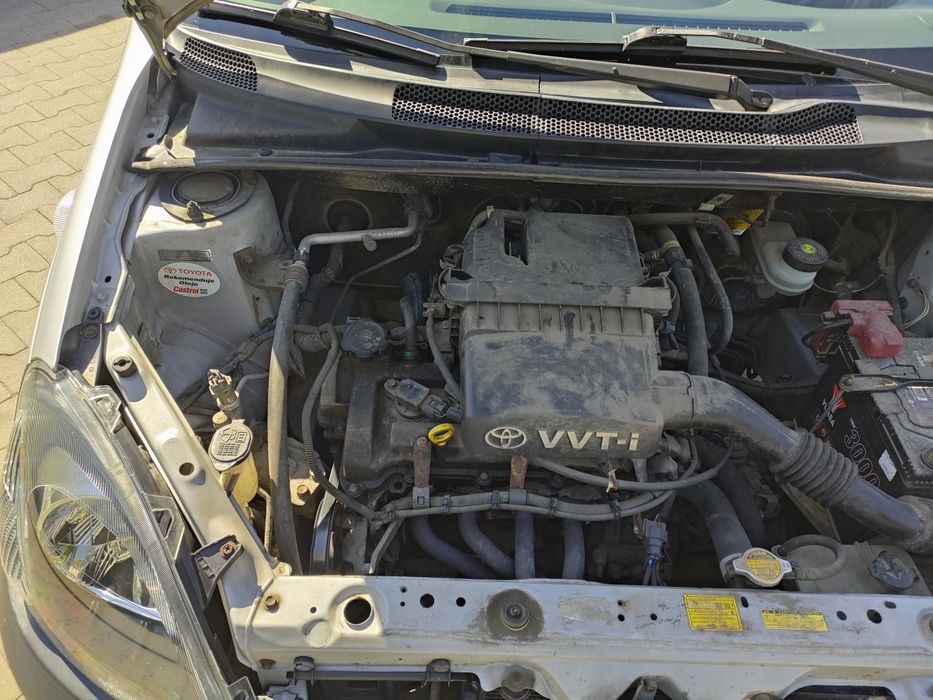 Yaris --Toyota 1.0