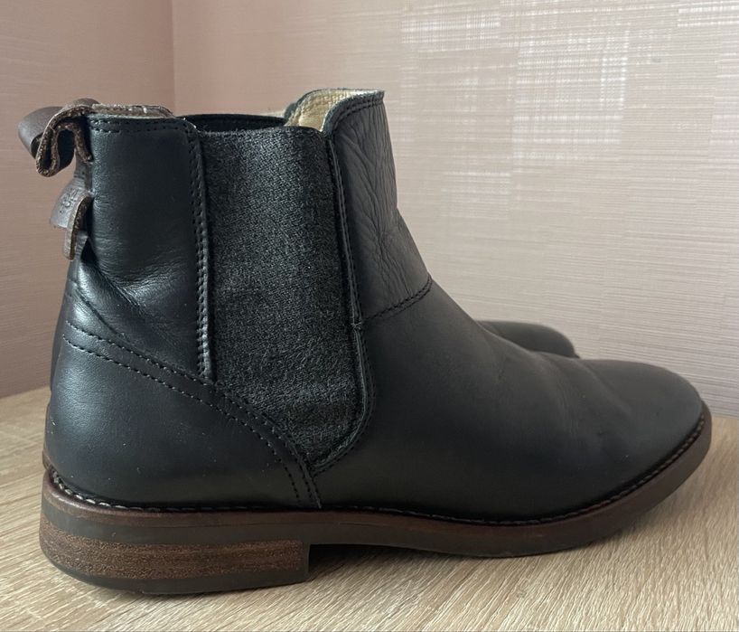 Продам жіночі черевики фірми MARC O’POLO типу «Челсі»