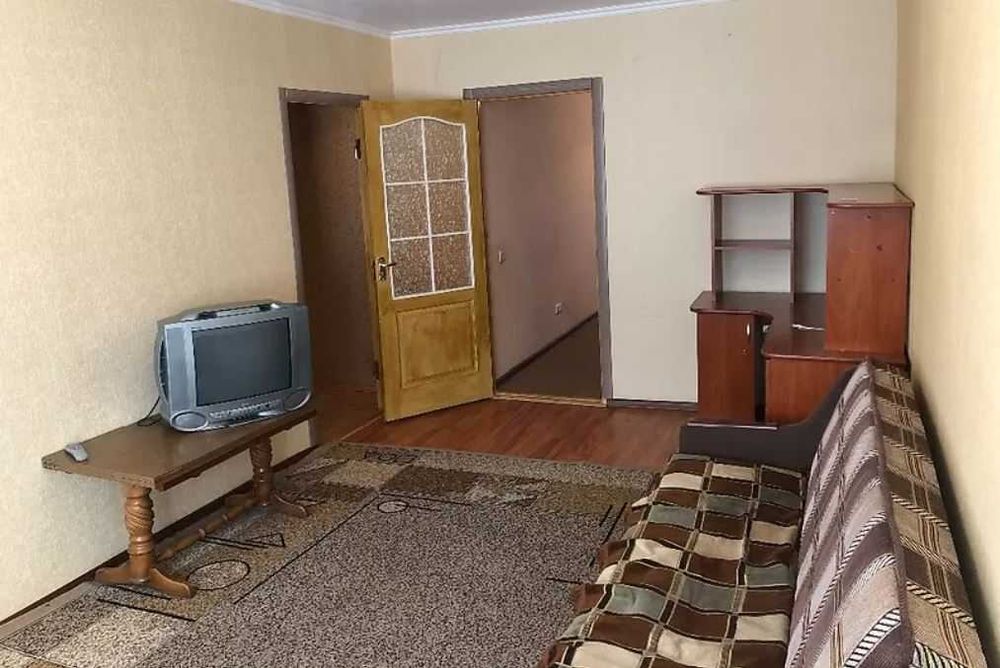 2х кімнатна на вул.Інститутській, 2й поверх, 47м2. Гарний стан!