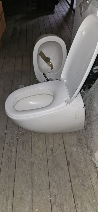 Zestaw podtynkowu  WC stelaz gebERIT  PRZYCISK CHROM