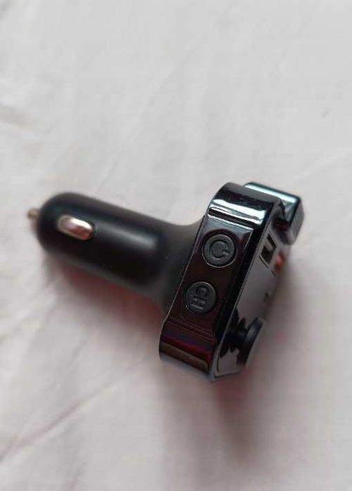 TRANSMITER BLUETOOTH audio fm mp3 do samochodu z ładowarką