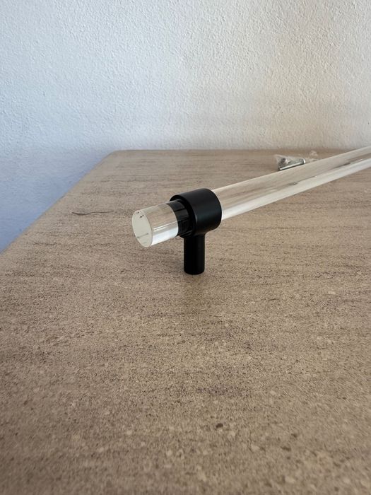 Puxador para Móveis em Acrílico Transparente – Preto, 32 cm