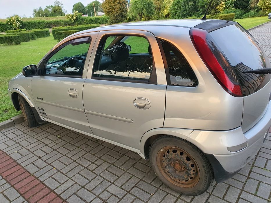 Opel corsa c     .