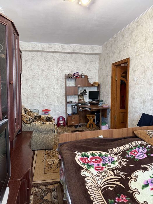 Продаж 2 кімнати + кухня в гуртожитку