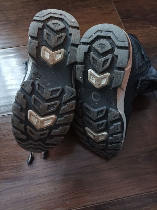 Srebrne buty dziewczęce śniegowce rozmiar 31 Sinsay