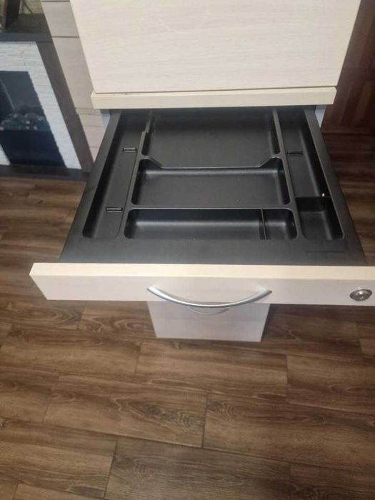 Kontenerek pod biurko Szafka komoda pod biurko do biur szkół kolor BUK