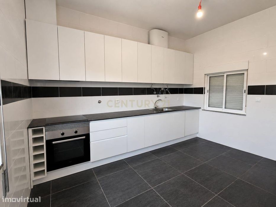 T3 Apartment for Sale in Viseu with Garage and Land