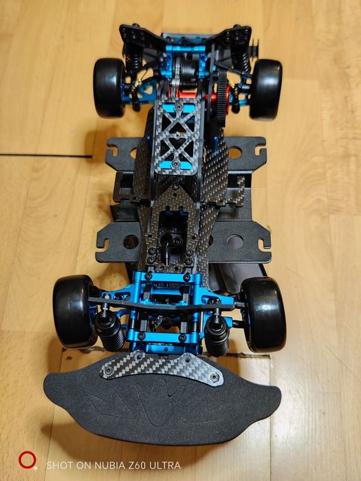 Podwozie RC do driftu z Carbonu 1/10