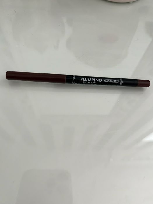 Konturówka do ust Catrice