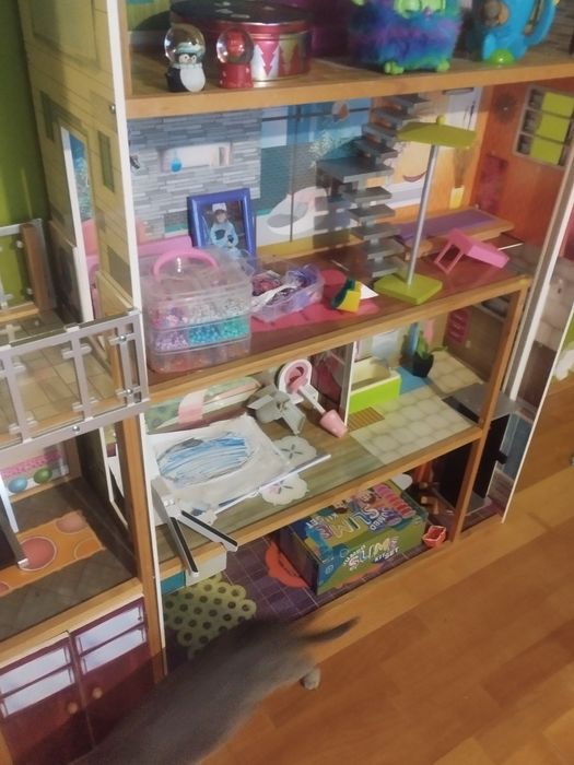 Sprzedam drewniany domek dla lalek