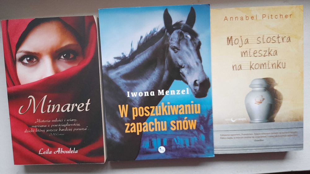 "Minaret", "W poszukiwaniu zapachu snów", "Moja siostra mieszka"