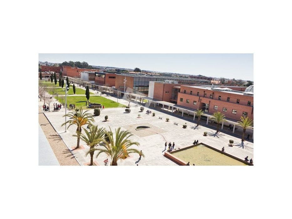 Apartamento T2 com terraço - Centro de Esgueira