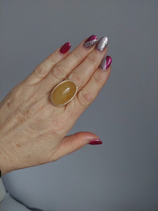 Pierścionek z bursztynem naturalnym