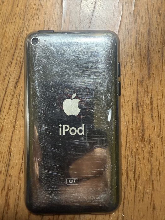 Продам ipod 4 на 8gb