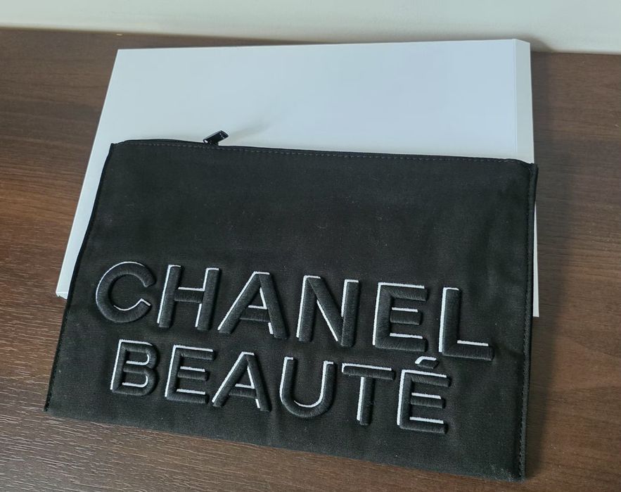 Chanel Beaute piękna kosmetyczka