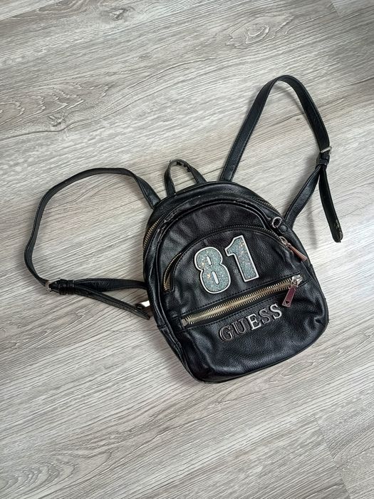 Damski plecak na plecy Guess 81 pojemny