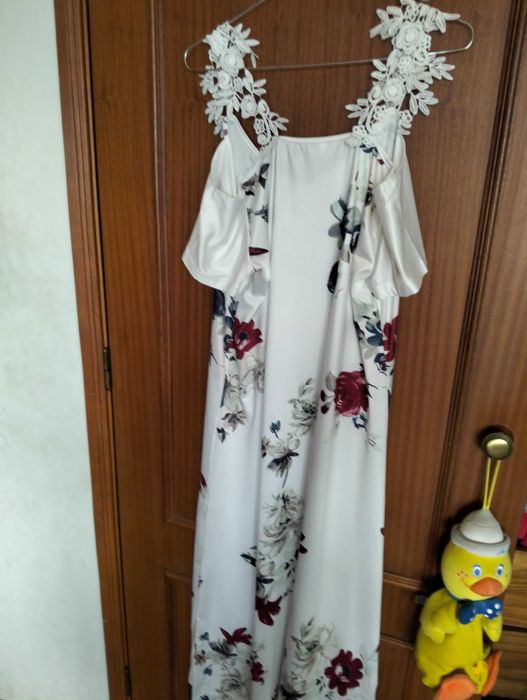 Vestido novo com flores xl