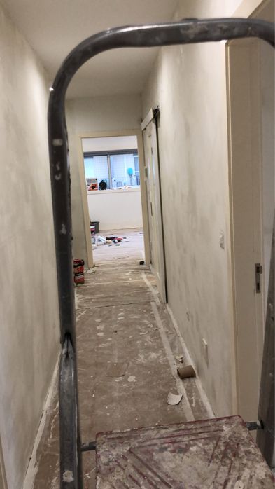 Estou A sua disposição trabalho com gosto e profissionalismo.