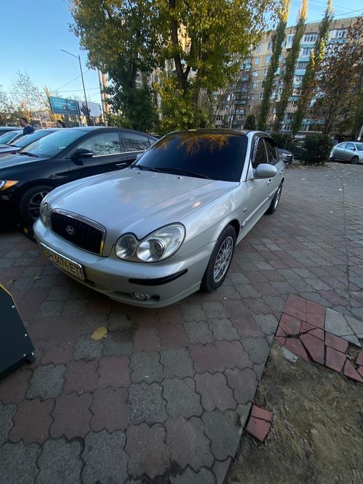 Продаю hyundai sonata 2003 года 2 л газ бензин механика