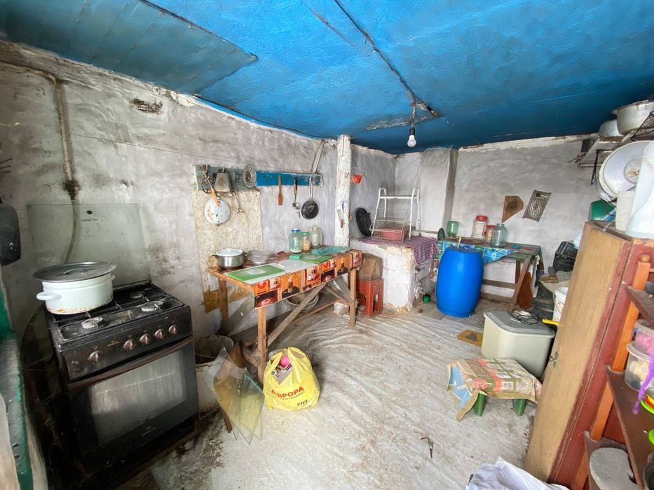 Продам гарний будинок в центрі села