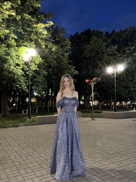 Випускна корсетна  сукня з блистівками