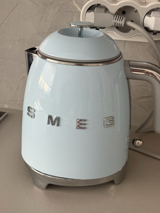 Chaleira Smeg Azul