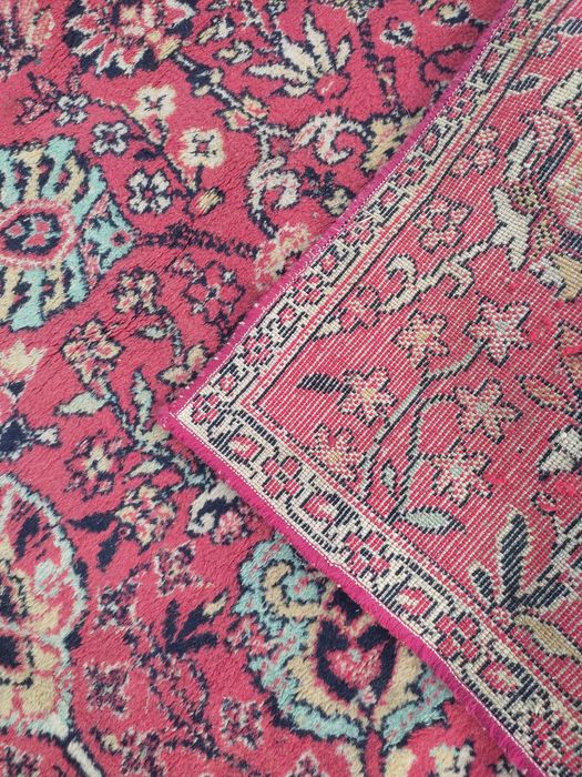 Продам ковер величезний.теплий,товстий і натуральний бо з часів СССР.