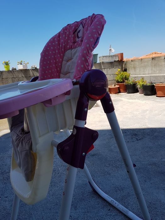 Cadeira para dar de comer a crianças