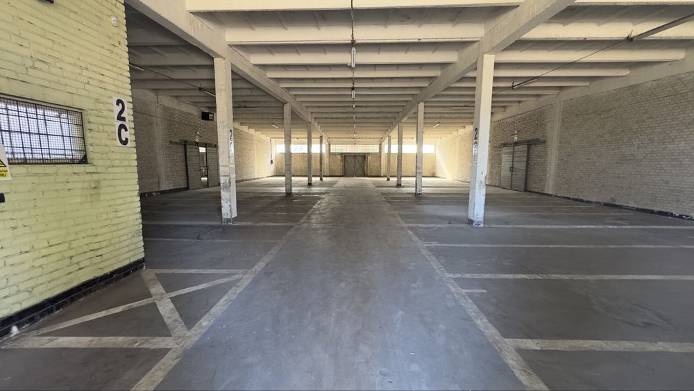 Magazyn 540m2 z rampą - lesznowola.