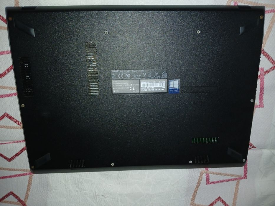 Portátil marca Asus 15