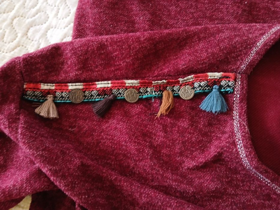 Camisola XL macia com aplicações nos ombros