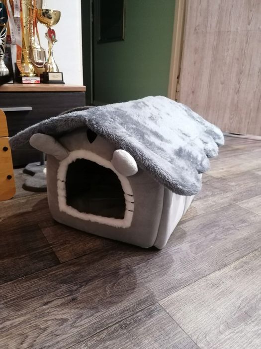 Domek dla kota pluszowy z wyjmowaną poduszką i odpinanym dachem, szary