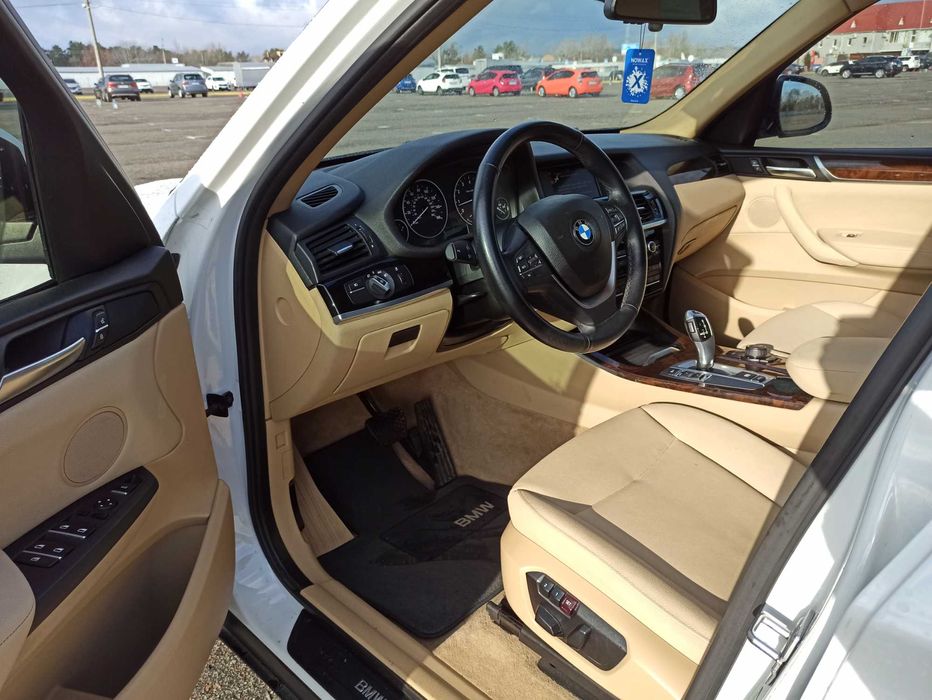 BMW X3 РЕСТАЙЛ 2.0 бензин. 2014 год