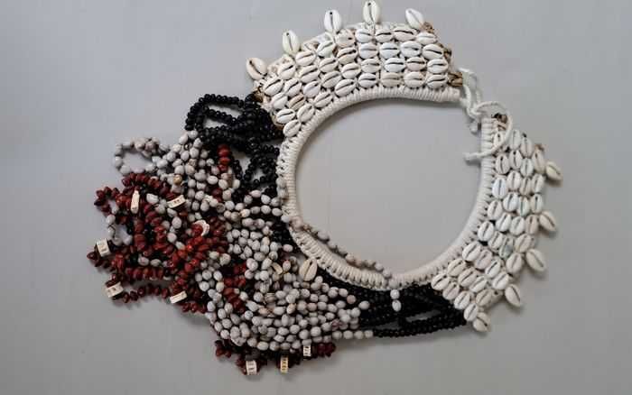 colar natural tribal da papua nova guiné