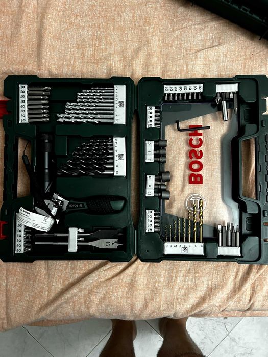 Parafusadeira Bosch Easy Drill 18V-40 + Maleta Bosch (83 peças)