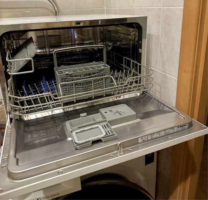 Компактна посудомийна машина Hansa ZWM 536 WH