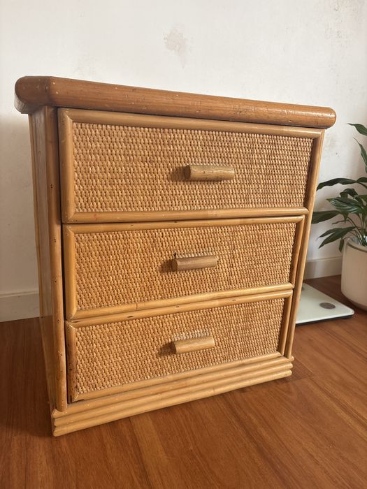 Móvel de 3 gavetas em bambu